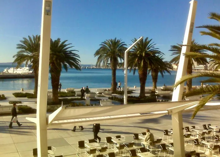 The L Place By Right Place * スプリト